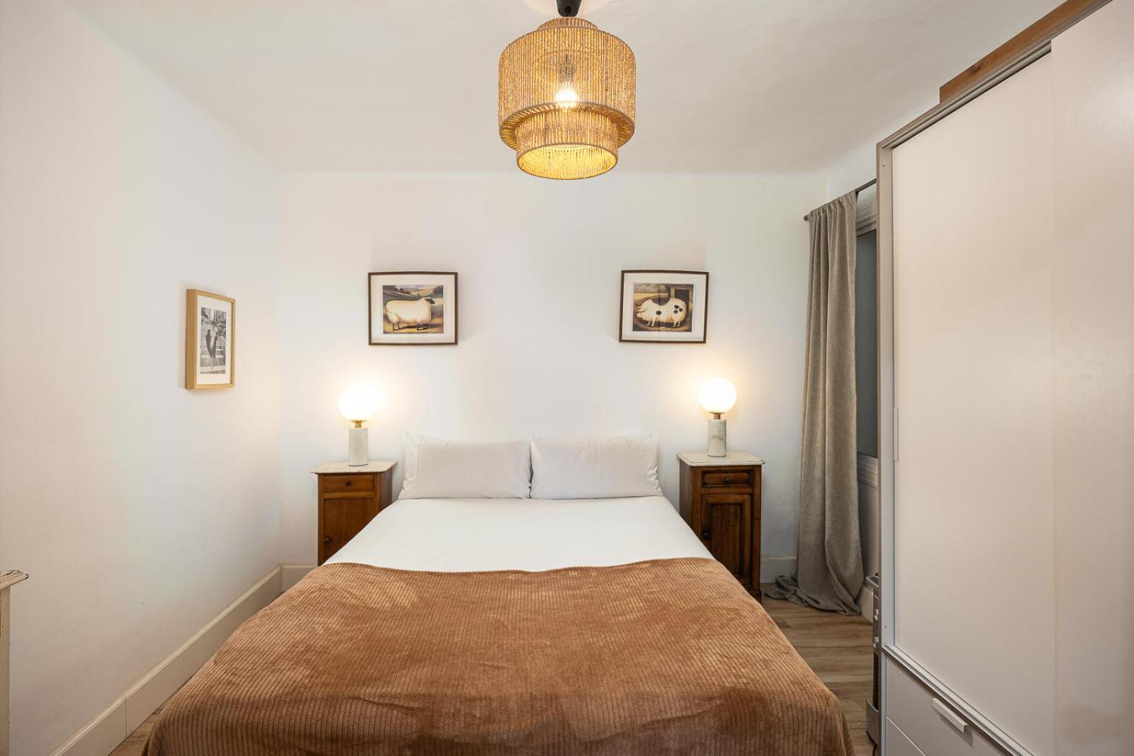 Vintage 3 Bdr Apartment Esplugues de Llobregat Bagian luar foto